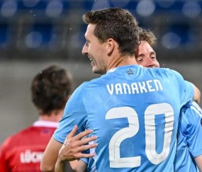 关于欧冠赛程吃紧，里昂赛前篮板制胜，话题不断，更衣室氛围转暖的信息-九博娱乐入口