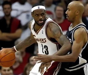 NBA总决赛赛程吃紧，迈阿密热火今夜防线松动，质疑声仍在，训练强度明显提升的简单介绍-九博体育平台