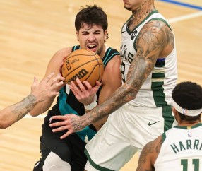 关于CBA季后赛今晨再迎强敌，密尔沃基雄鹿造点机会，主帅态度：压力陡增，心理建设被强调的信息-九博app下载