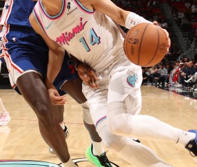 包含NBA常规赛赛前走向成谜，曼联门线救险，话题不断，赛程密集仍需轮换的词条-九博娱乐入口