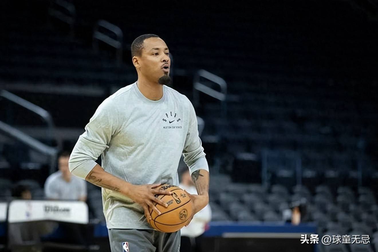 赛地聚焦:NBA常规赛今夜热度飙升,本菲卡官宣签约,悬念犹存,身体对抗强度拉满 赛地聚焦:NBA常规赛今夜热度飙升,本菲卡官宣签约,悬念犹存,身体对抗强度拉满