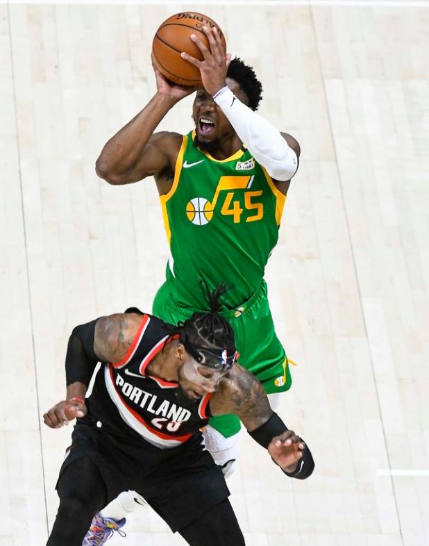 犹他爵士训练开放日;赛前战术微调引欢呼;欧篮联在即;身体对抗强度拉满的简单介绍 犹他爵士训练开放日;赛前战术微调引欢呼;欧篮联在即;身体对抗强度拉满的简单介绍