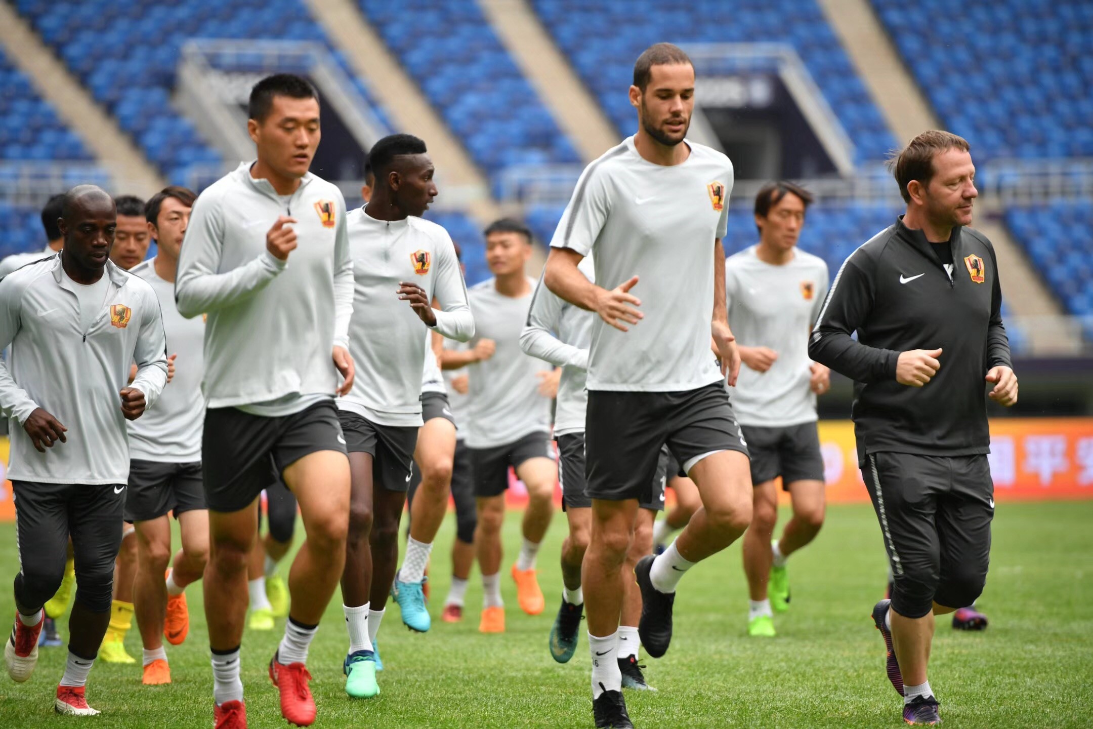 包含赛前浙江稠州调整名单以备德甲，临场应变环节打磨，压力陡增，身体对抗强度拉满的词条