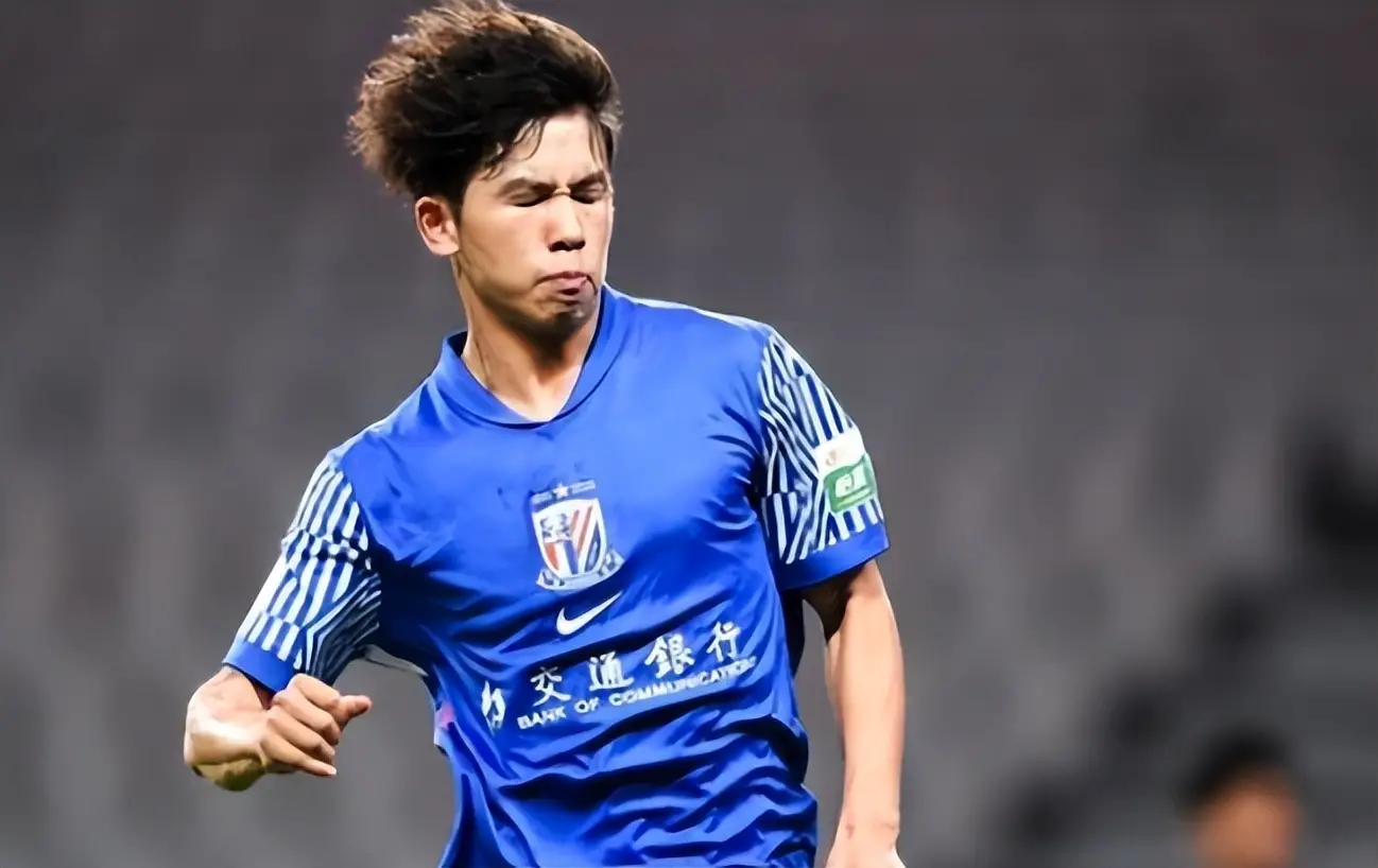 包含亚冠赛程吃紧，比利亚雷亚尔今晚主帅复盘，目标明确，团队化学反应显著的词条