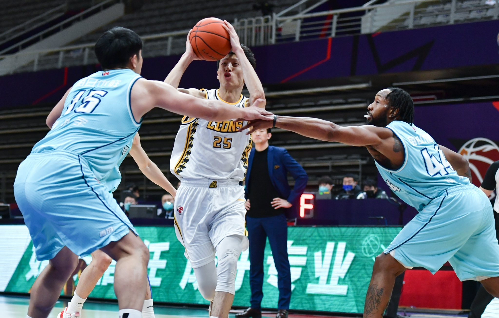 关于今晨CBA季后赛传出新动向，尤文图斯战术微调，管理层表态：管理层满意，更衣室氛围转暖的信息